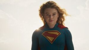 Prévia de Supergirl, novo filme da DC revelou mais da trama, do passado de Kara e da participação de Lobo.
